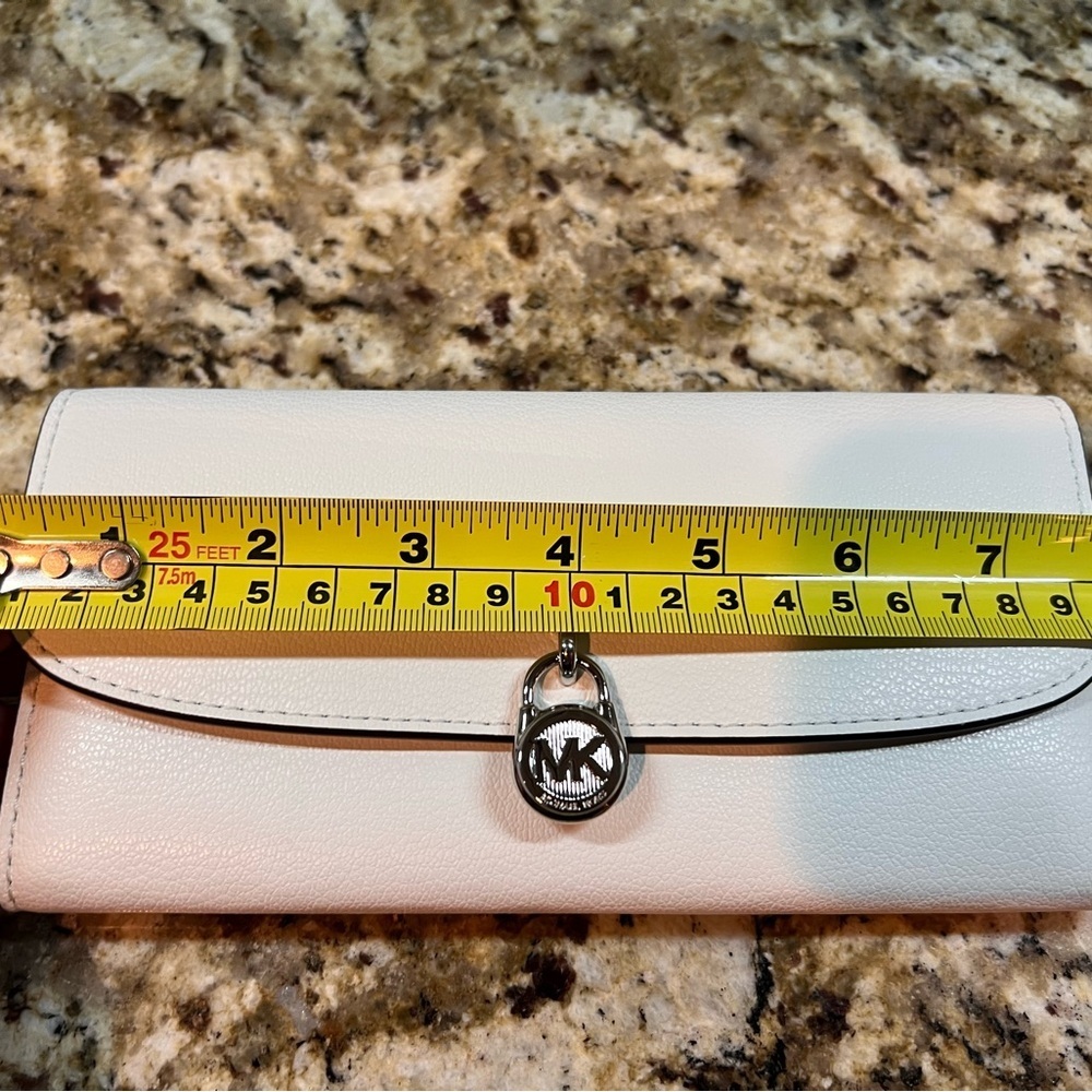 Michael Kors White Leather Clutch Wallet - Picture 5 of 6